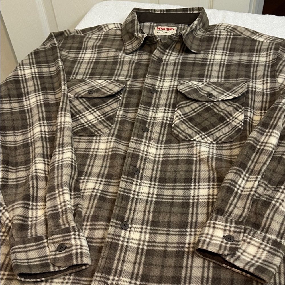 NWT Wrangler Authentics Men Dark Brown & Cream Plaid Outdoor Durable Rugged XL